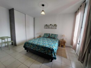 2 Schlafzimmer, Schreibtisch, Reisekinderbett, WLAN