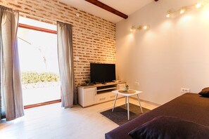 1 bedroom, WiFi, bed sheets - Bibinje Vintage Apartment  (Bibinje)