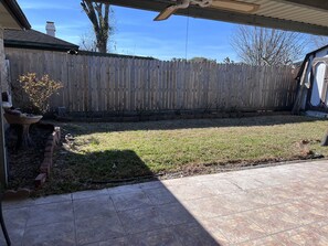 المنطقة المحيطة بالمنشأة