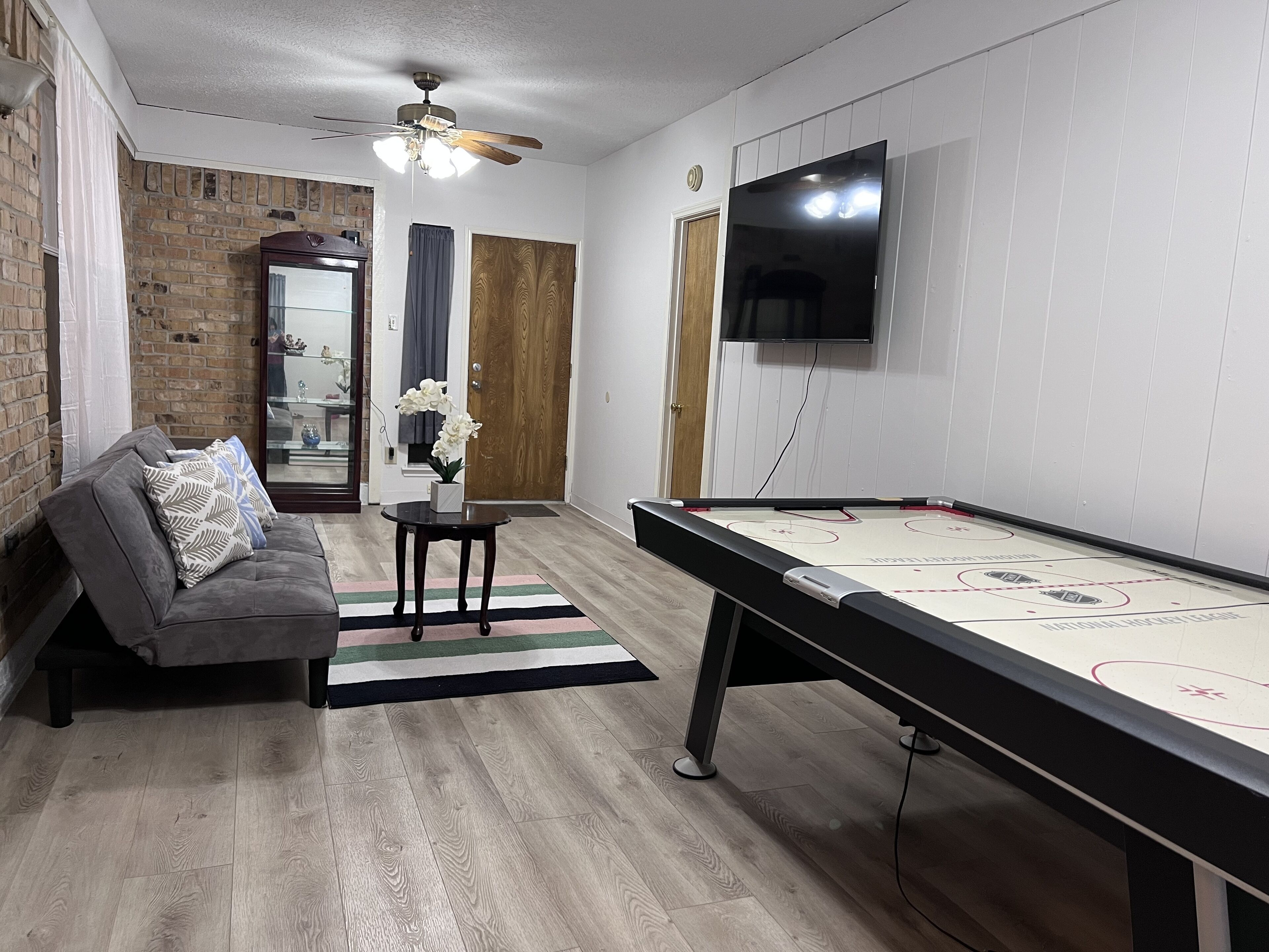 Cozy, spacious, convenient work-friendly place