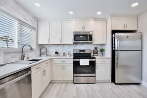 Nhà liên kế Deluxe, 2 phòng ngủ, quang cảnh biển | Bếp riêng | Dụng cụ pha espresso, dụng cụ pha cà phê/trà, ấm điện 