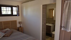 1 bedroom, internet, bed sheets