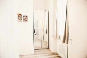 Interior - NICE TWO-ROOM APARTMENT WITH PARKING (Brescia)
