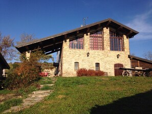 Exterior - Rustic cottage among hills and vineyards for families and friends (alta val tidone)