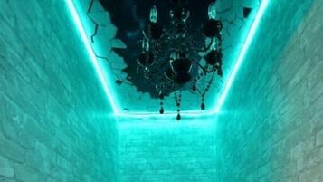 House, 5 Bedrooms | Business center