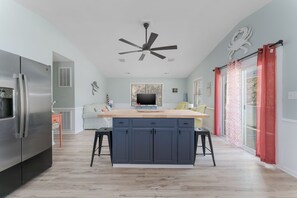 Interior - Awesome 3 Bedroom OBX Home For Rent  (Kill Devil Hills)