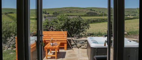 Cottage | Property grounds