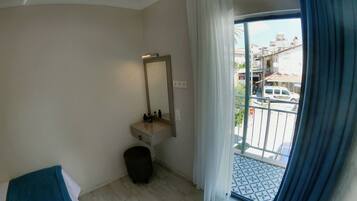 1 bedroom, in-room safe, desk, laptop workspace
