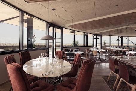 Breakfast, lunch, dinner served; alfresco dining. Hôtel La Prison