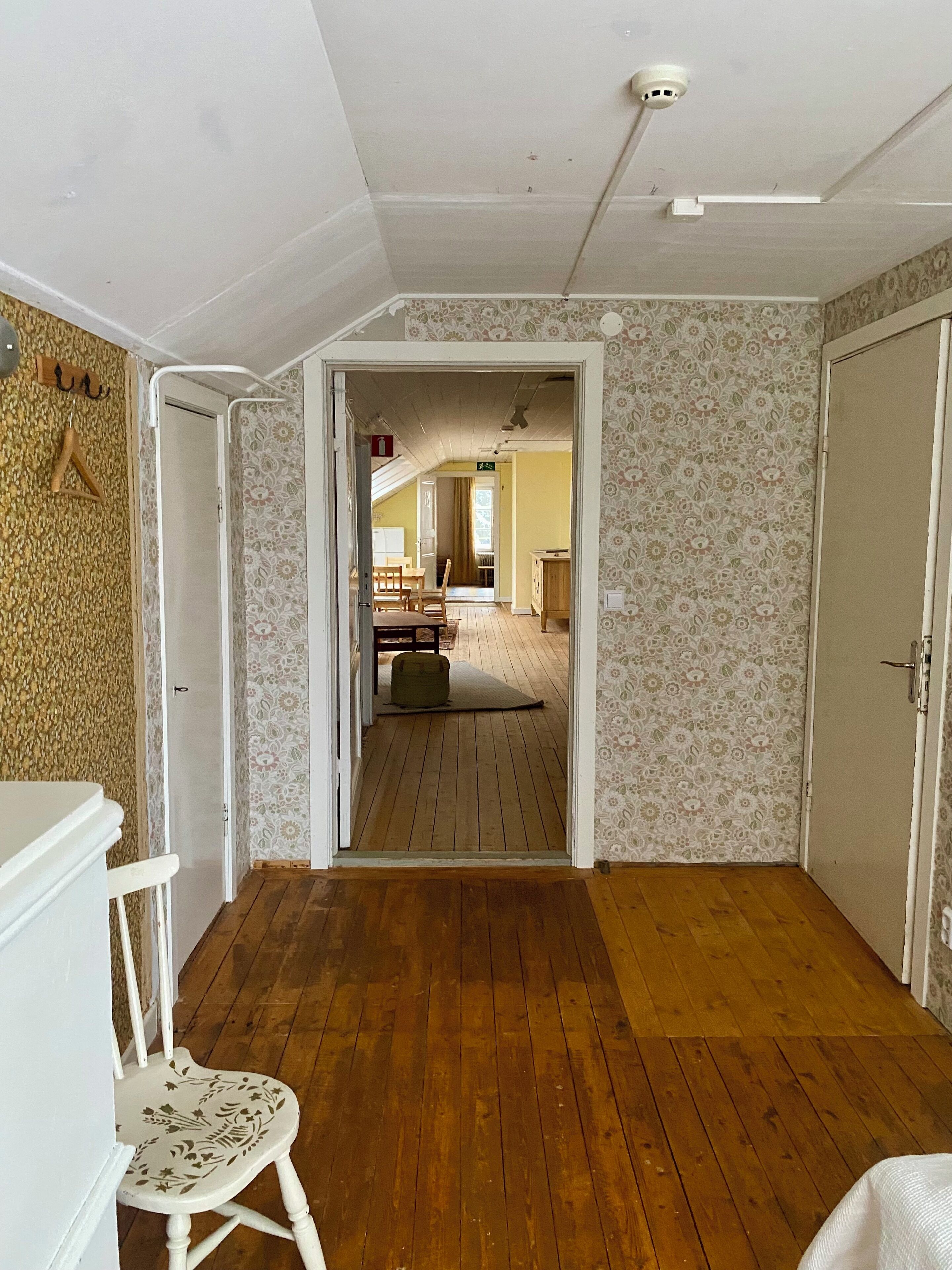 Double Room | Individually decorated, blackout drapes, free WiFi, bed sheets