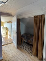 Panoramic Double Room | Living area | Toys