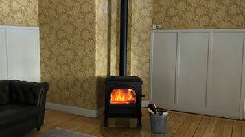 舒适双人房, 1 张大床 | 起居区 | 玩具