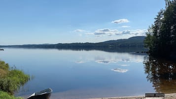 Plage privĂ©e, serviettes de plage, pĂȘche sur place