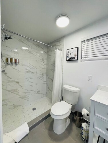 Luxury! Centrally Located 1 Bedroom Apart Orlando.