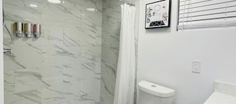 Luxury! Centrally Located 1 Bedroom Apart Orlando.