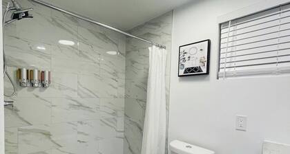 Luxury! Centrally Located 1 Bedroom Apart Orlando.
