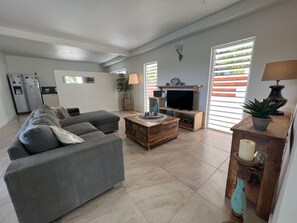 Fernseher, Stereoanlage