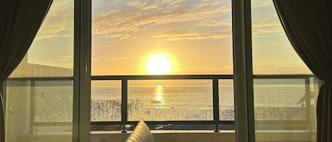 Deluxe Double Room, 1 Bedroom, Bay View | Desk, laptop workspace, blackout curtains, soundproofing