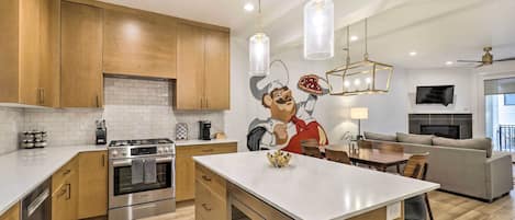 Fridge, microwave, stovetop, dishwasher