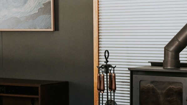 Interior - The Artemis Cottage - Romantic Couples Retreat (Woodlands)