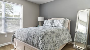 2 habitaciones, tabla de planchar con plancha, wifi y ropa de cama