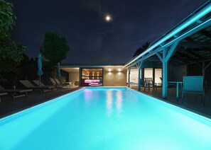 Seasonal outdoor pool, pool umbrellas, pool loungers - Lorelei Pension Adults Only (Gyenesdias)