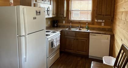 Cozy Cabin on the edge of town only 1/2 mile from Current River !