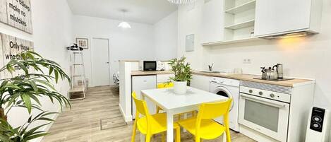 Fridge, microwave, oven, coffee/tea maker