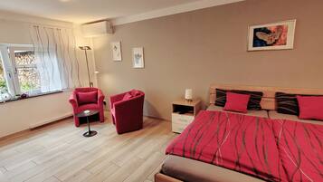 2 bedrooms, iron/ironing board, travel crib, free WiFi