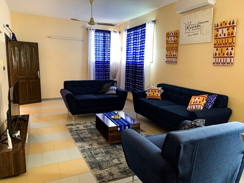 3-bedroom apartment 5 minutes from the beach