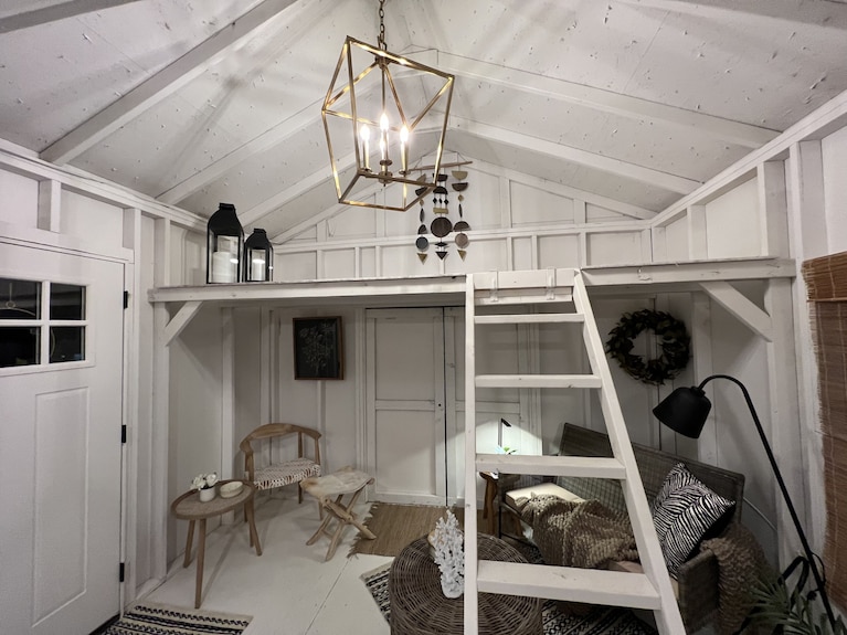 Remodeled Riverside Cottage W/sunroom, She-shed. Walk To Golf, Tennis, Botanica, - Derby, KS
