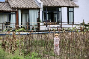 Unclassified image, 4 of 88, button - Perch House (Dali City)