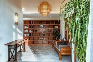 Room - Perch House (Dali)