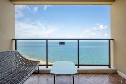 Good Time Seaview Hotel