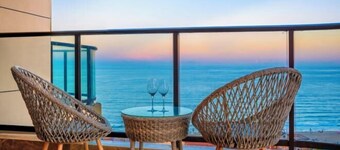 Good Time Seaview Hotel