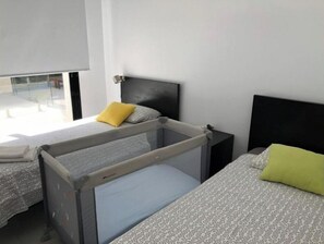 4 bedrooms, iron/ironing board, travel cot, free WiFi