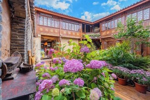Exterior - Liushanmen Inn (Lijiang)