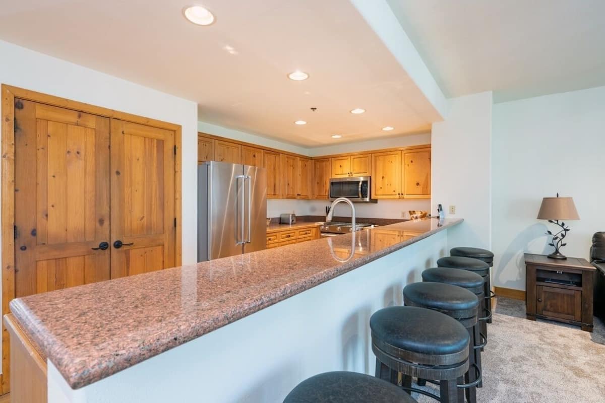 Condo, 3 Bedrooms | Private kitchen