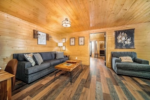 TV, fireplace, offices - Dolly's Castle 4 | Mountain Views | Near Dollywood | Private Balcony (Sevierville)