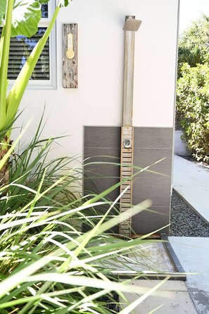 Exterior detail - Hot tub Paradaise: outdoor kitchen and personalized attention. Pet-friendly (Miami)