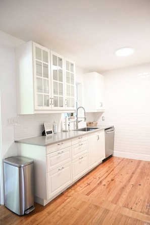 Fridge, microwave, oven, stovetop - Hot tub Paradaise: outdoor kitchen and personalized attention. Pet-friendly (Miami)