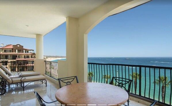 Outdoor dining - CHRISTMAS IN CABO @ VILLA DEL ARCO (Cabo San Lucas)