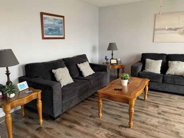 TV - Harbour House, Twillingate (Twillingate)