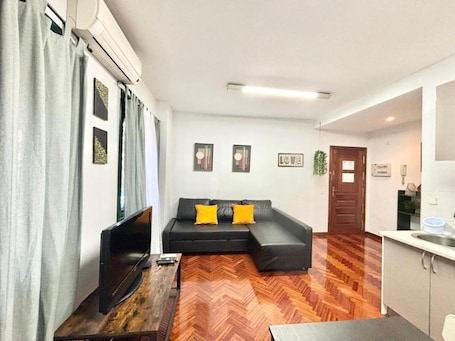 TV. Centro Atocha Méndez Álvaro (1-bedroom apartment)