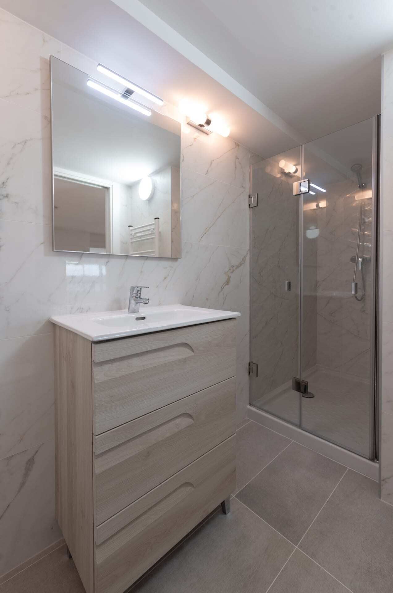 Beachfront Maisonette-hosted by Sweetstay