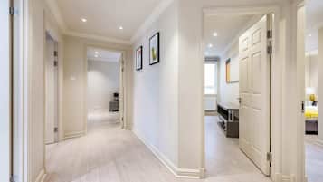 Departamento básico, varias camas | Interior