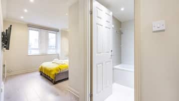 3 bedrooms, desk, laptop workspace, iron/ironing board