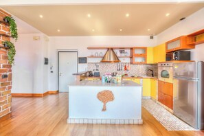 Family Apartment, 2 Bedrooms, Microwave (Muri Di Arco) | Private kitchen - Muri Di Arco (Arco)