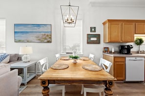 Condo, Multiple Beds, Balcony, Garden View (Seagrove Highlands 1406) | Dining