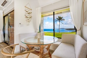 Condo, 2 Bedrooms | Dining